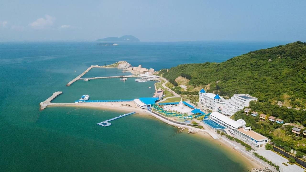 茂名放鸡岛广东能见度超高的海域来广州一定要看看