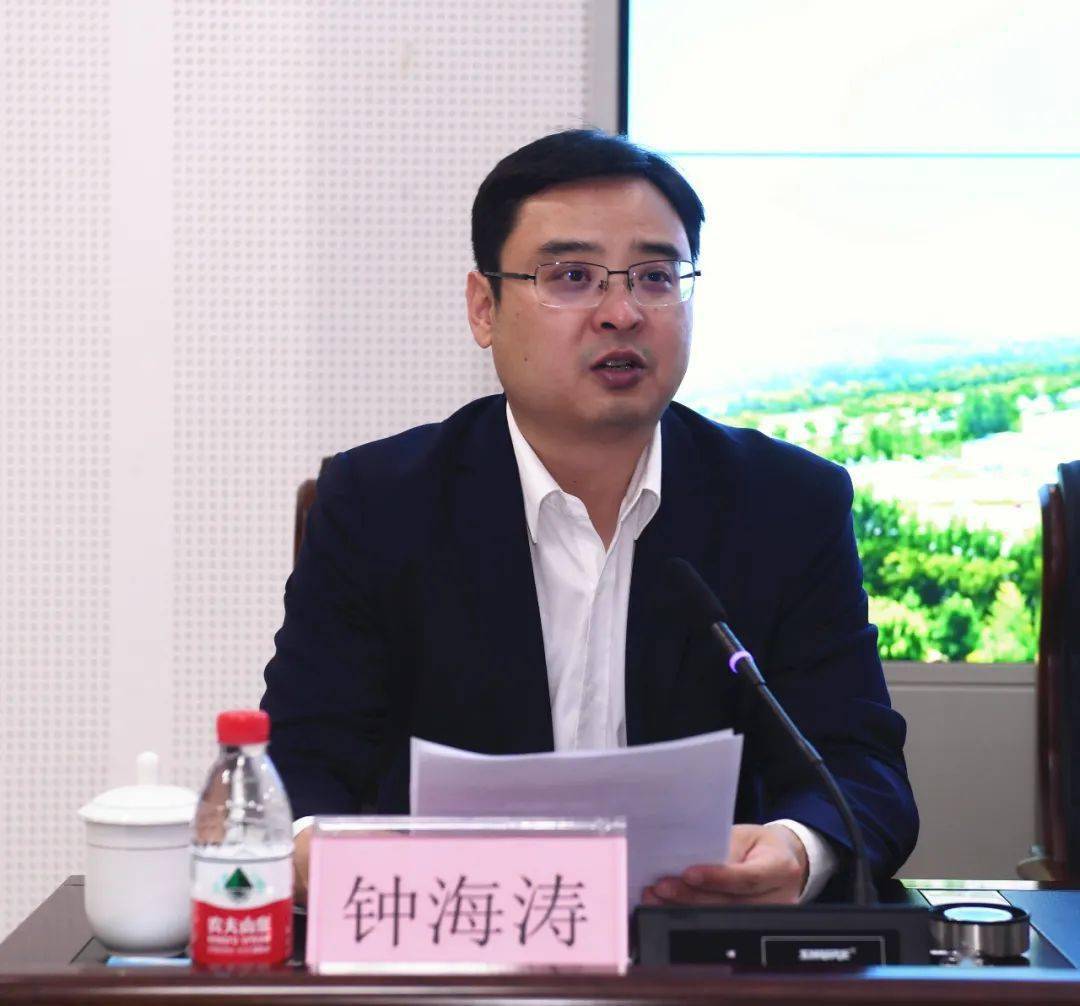 5钟海涛表示,我们将借助两位专家教授的学术影响力,专家知名度和科技