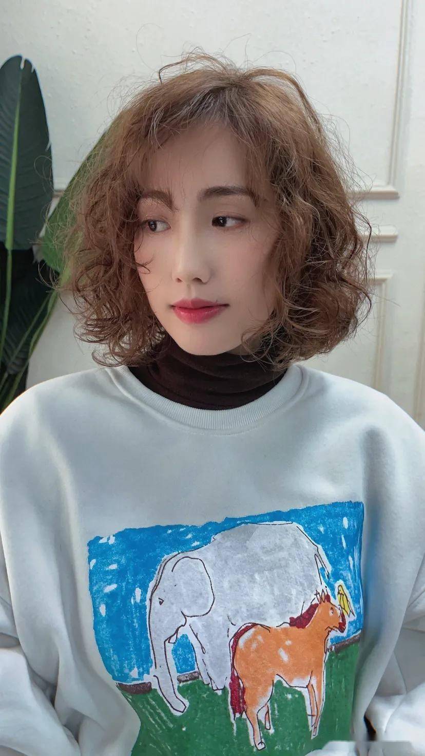 2021女发别再乱剪了,看看这4种发型,洋气时尚心里美滋滋