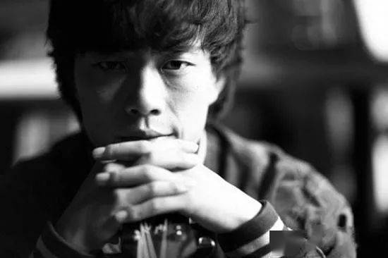 2011年,赵雷发行个人第一张唱片《赵小雷》,专辑收录的主打歌曲《南方