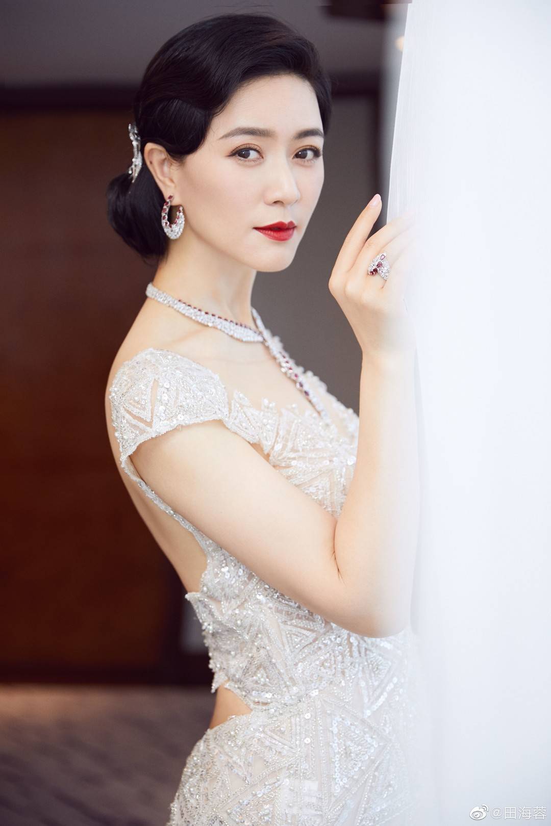 世界读书日演员田海蓉阅读是生活中触手可及的诗与远方
