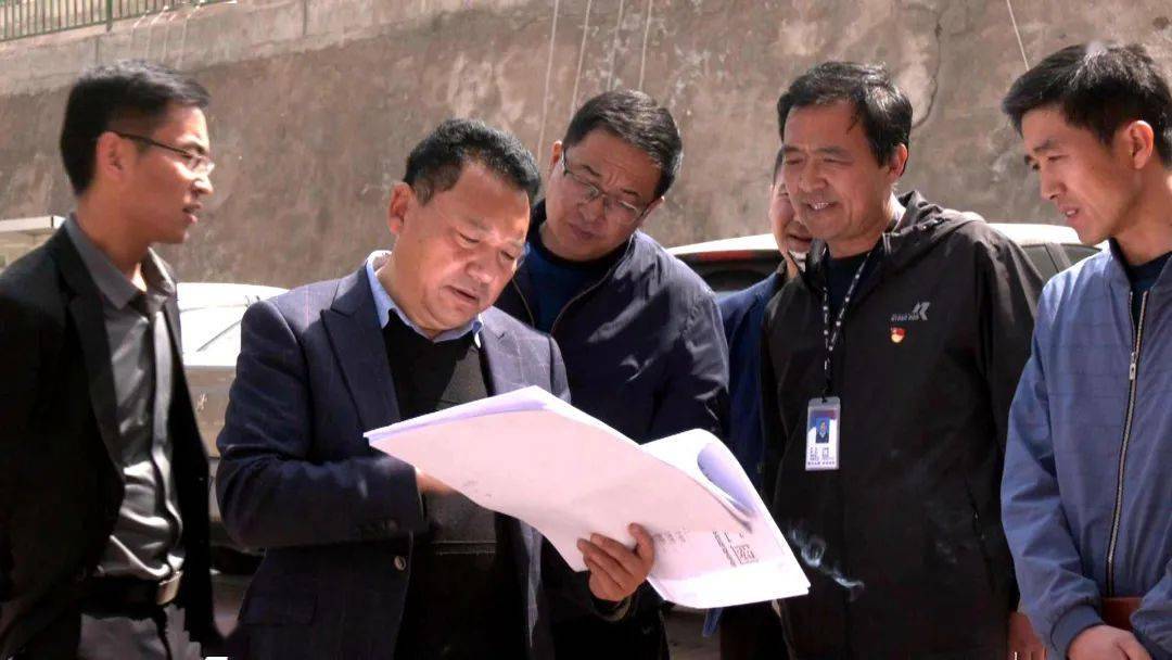 陈维山深入中铺镇讲专题党课
