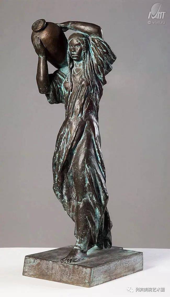 前苏联女雕塑家维拉伊格纳季耶夫娜穆希娜ВераИгнатьевн