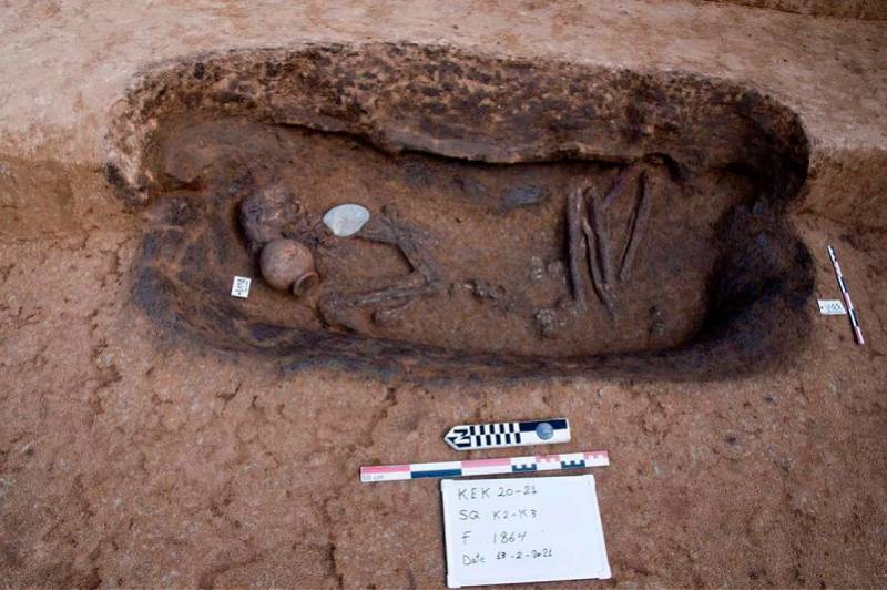埃及挖出110座古墓,最远距今8000年,发现人类遗骸