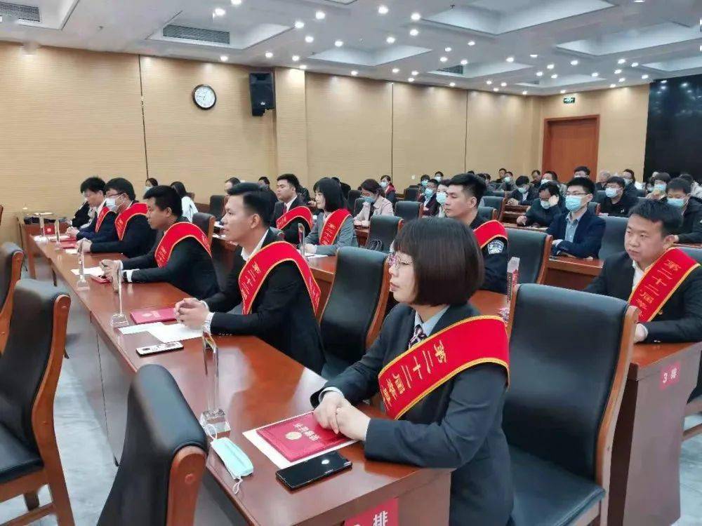 第二十二届莘县"十大杰出青年"表扬大会举行_谢艳丽