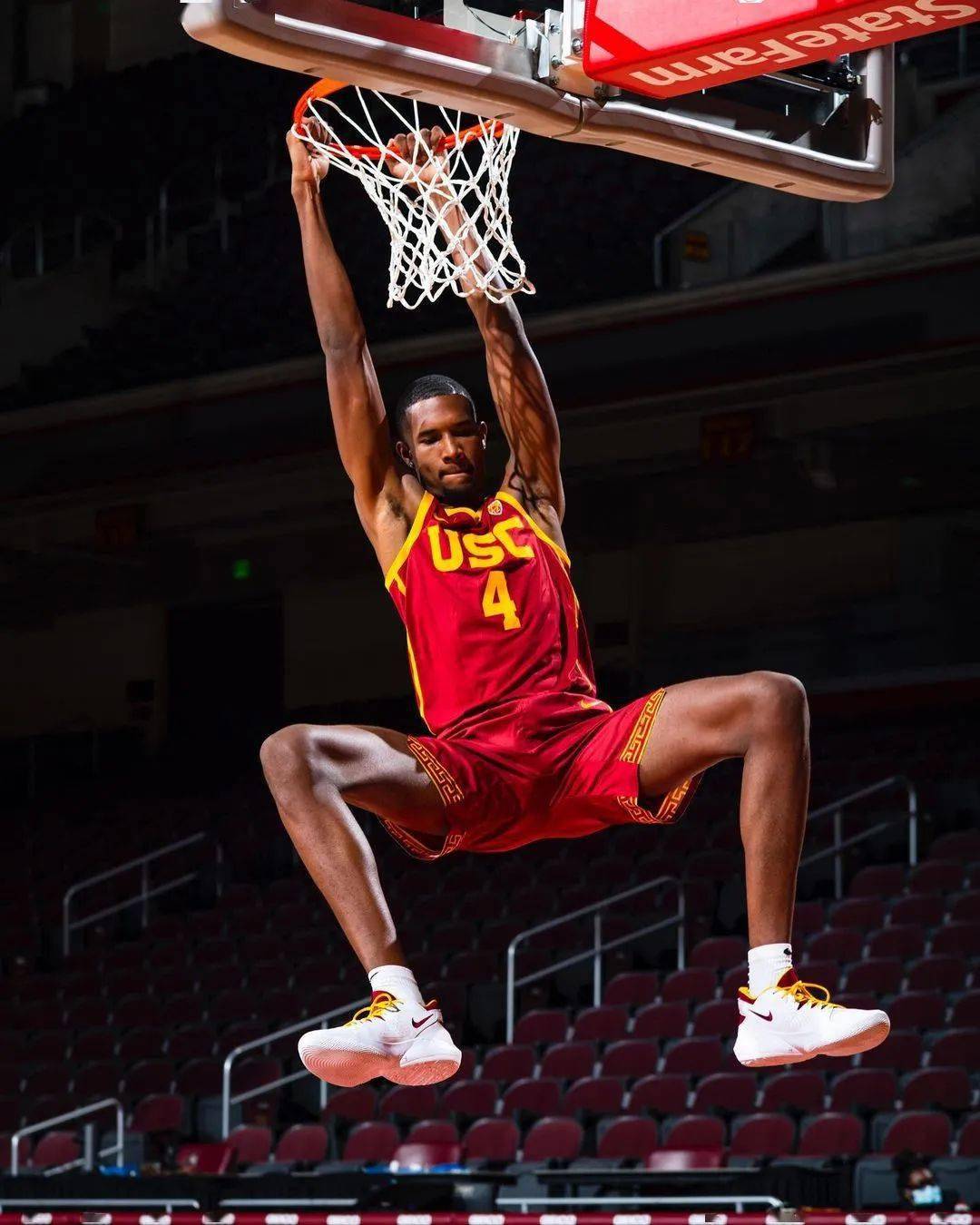 最大垂直弹跳1米01!双模板惊为天人!难怪nba要摆烂啊!