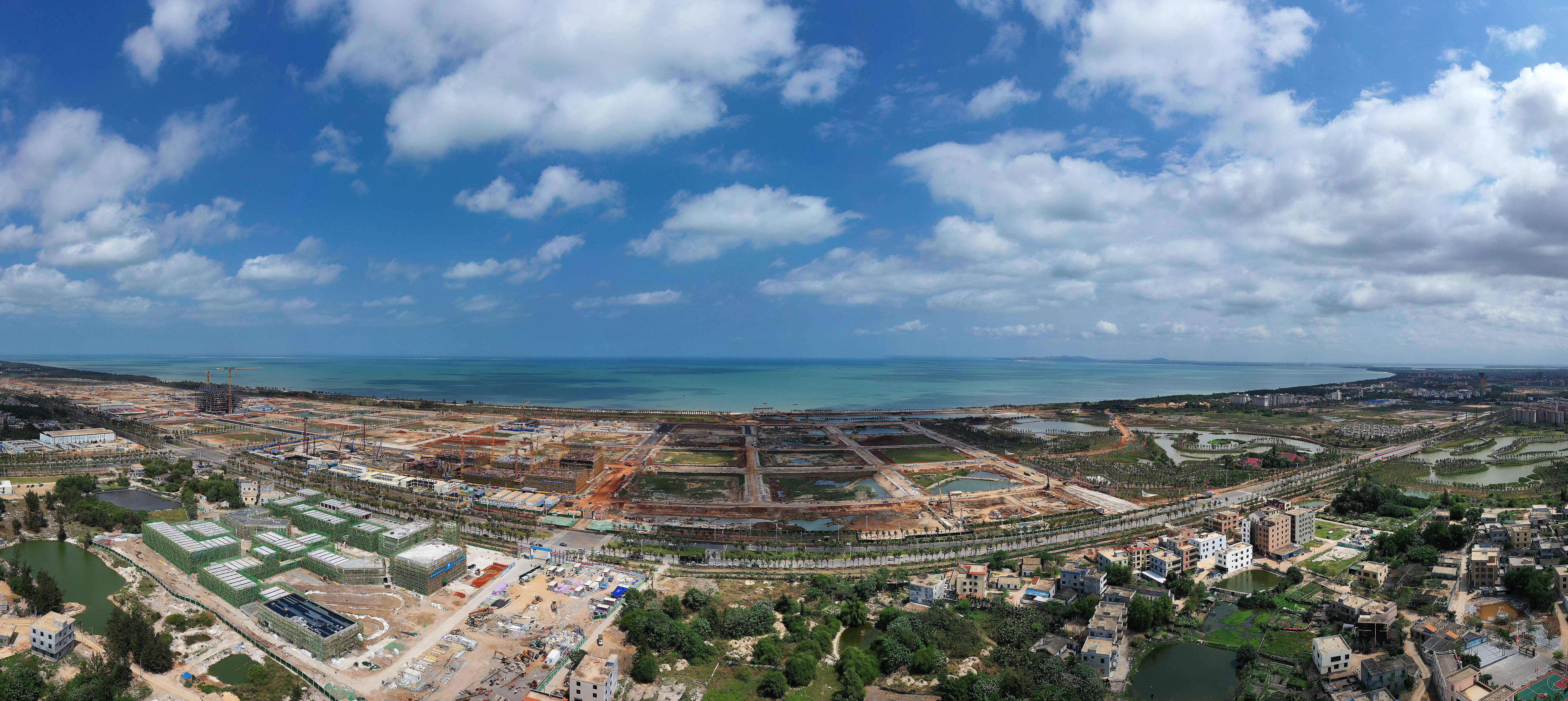 十里荒滩变金滩在海口江东新区感受海南自贸港建设浪潮