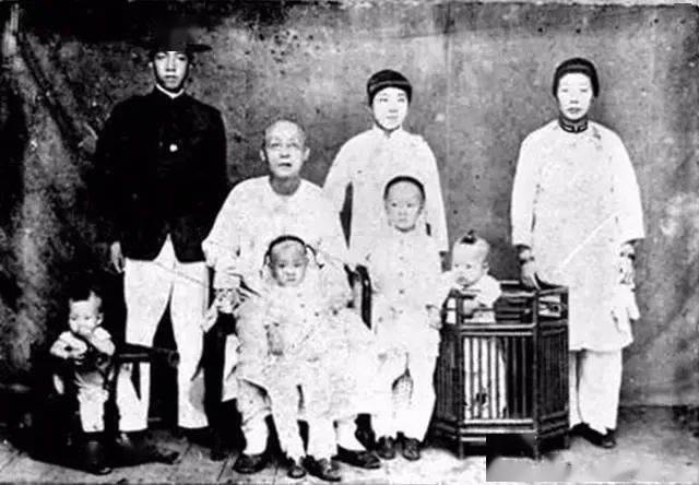 林觉民自幼天性聪颖,博闻强识,读书更是过目不忘,可谓是令人羡慕的"