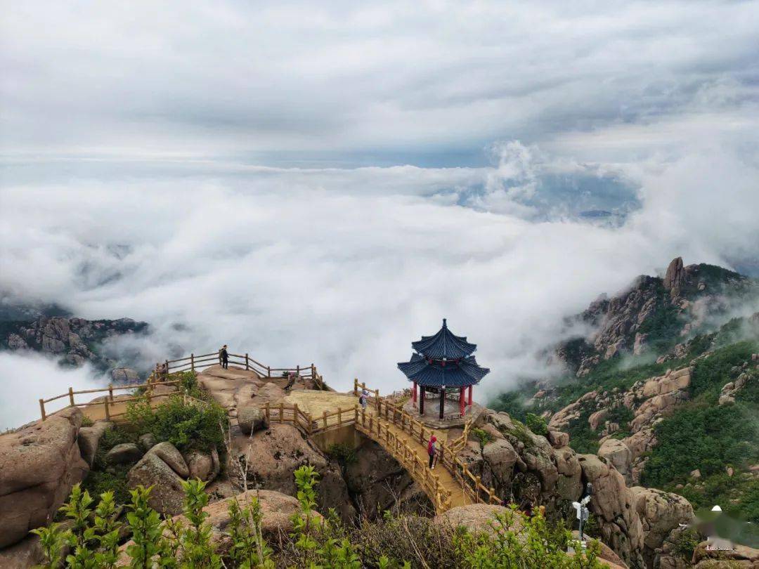 雨后的崂山,云雾缥缈飞瀑再现!