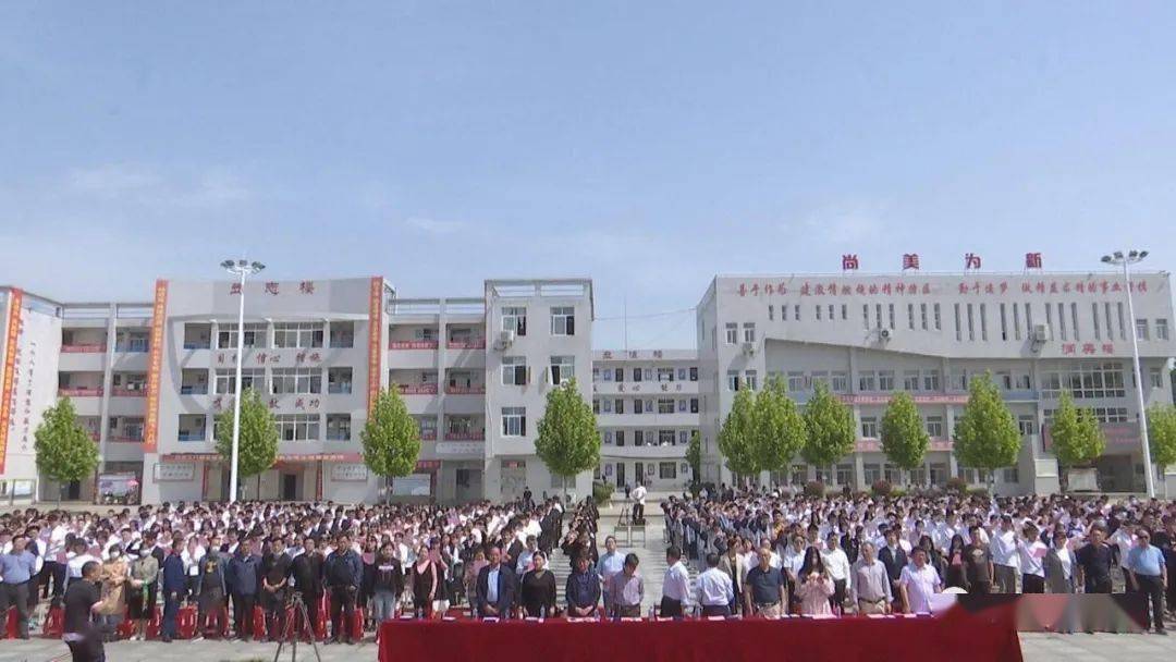 新洲区城关高中举行2021届高三学生成人仪式