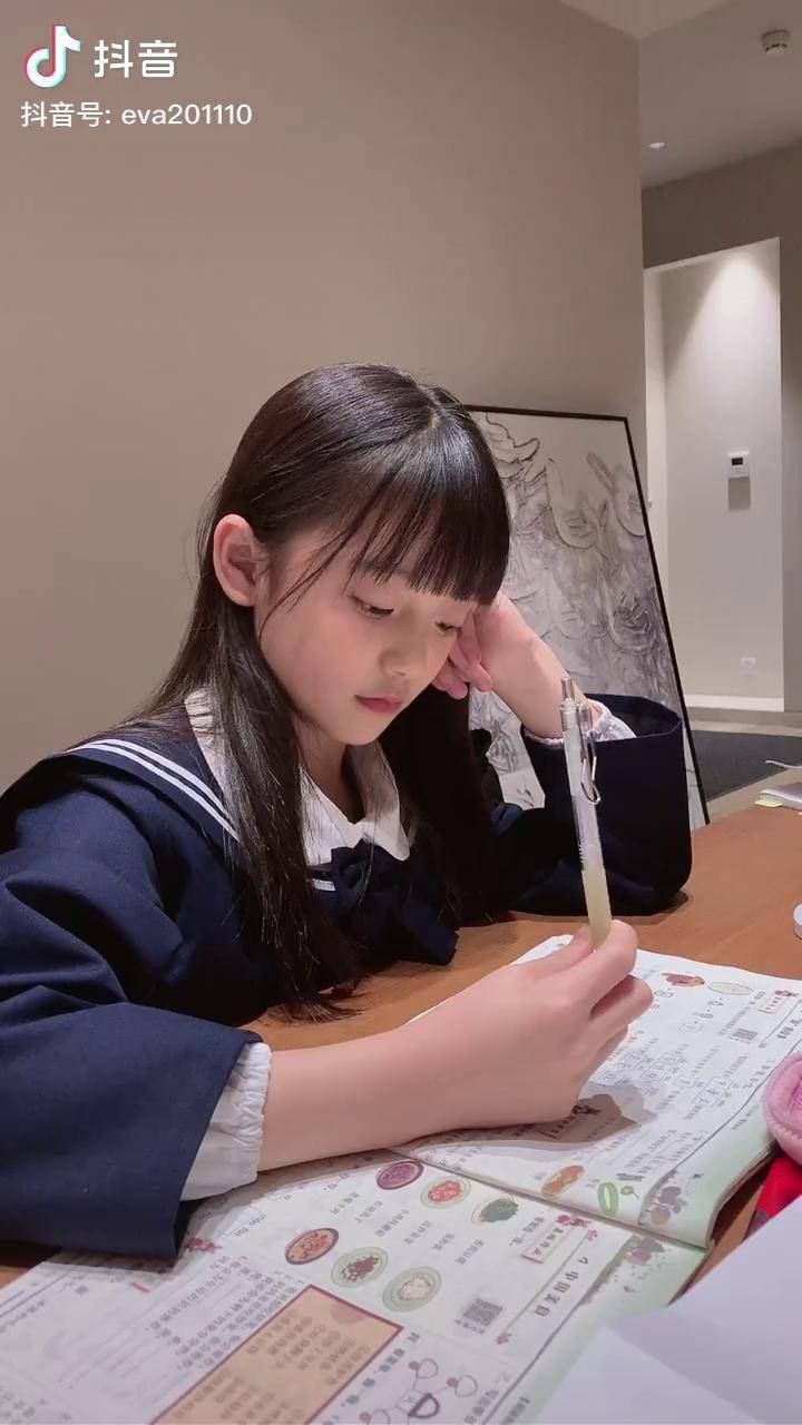冯雪雅林子烨可可爱爱奇奇怪怪的二个人哈哈哈