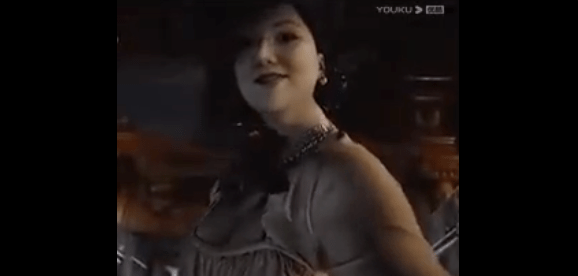 《生化8》米兰达yyds!小刀戳夫人臀部之后?《cod》联动