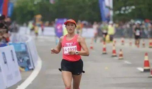 北大陈为芬的马拉松传奇 女人什么时候起跑都可以!