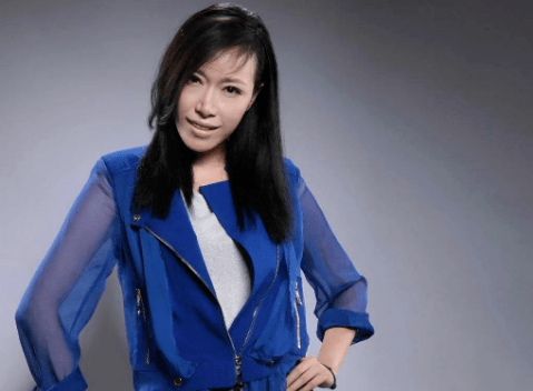 过气实力女歌手被王源点评唱功!