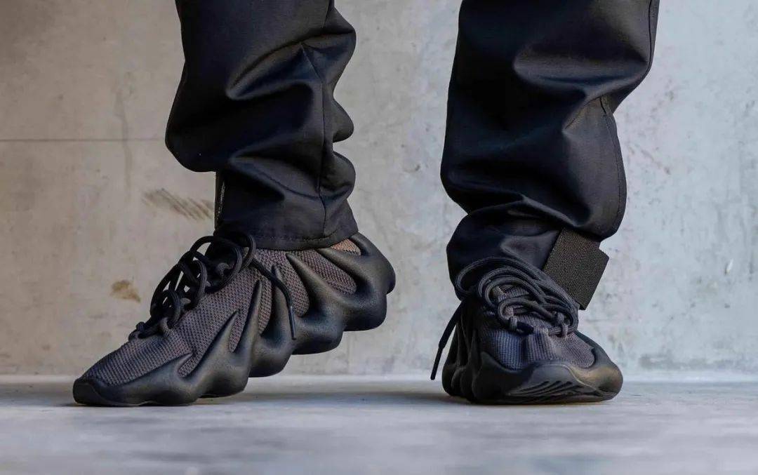 墨鱼蒸饺yeezy450黑武士提前上脚泄露锁定限量发售