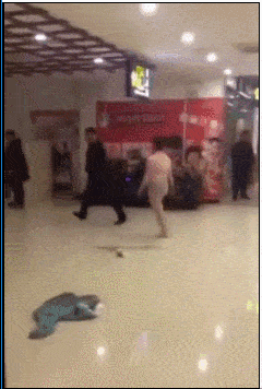 他们就像一颗定时炸弹,用无底线的假装示弱,来摧毁身边的一切,让身边