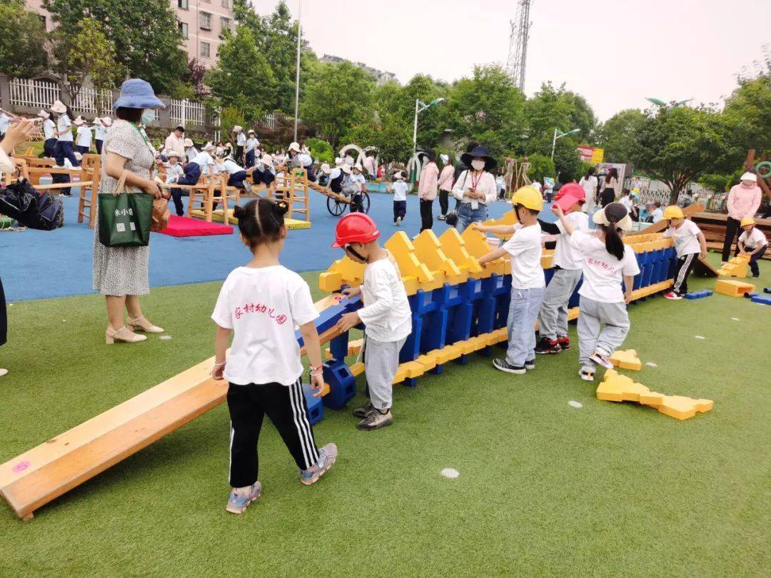 全市幼儿园户外自主游戏罗幼经验推广活动举行