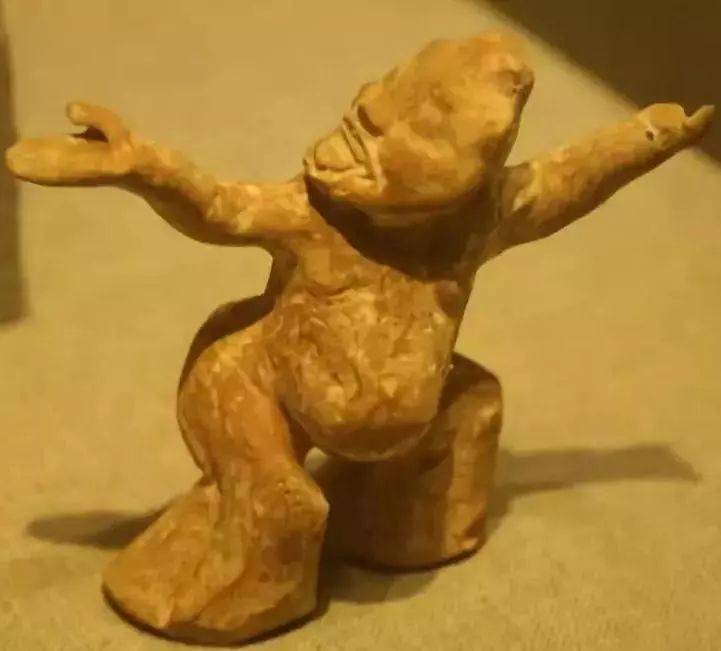 那些"不正经"的文物,活着活着就活成了表情包…_陶俑