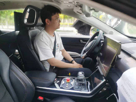 参赛|智能驾驶挑战赛探营：143支队伍参赛 助推无人驾驶车辆产业化