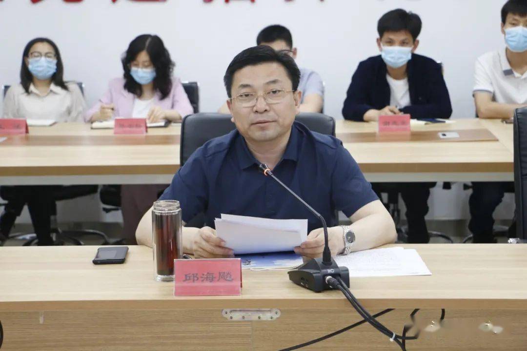 聚焦邱海飚在全市基层党建工作重点任务推进会上作典型发言