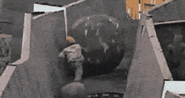 搞笑gif:遇到石头还不跑,硬往上面撞