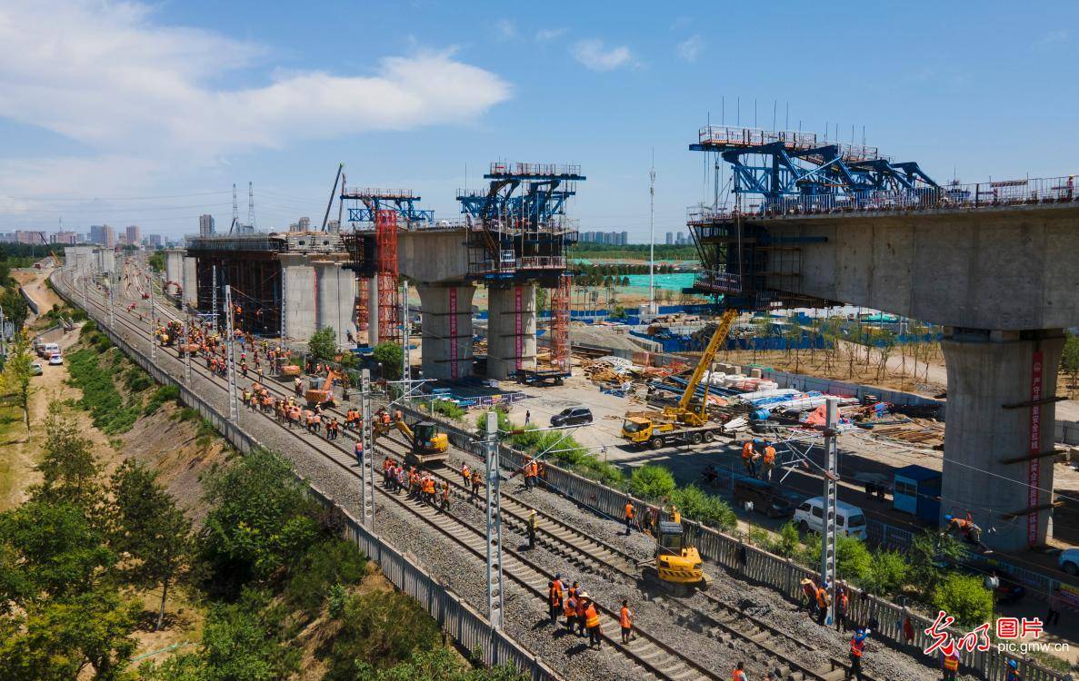 2021年5月26日,京唐铁路北京段的施工现场.