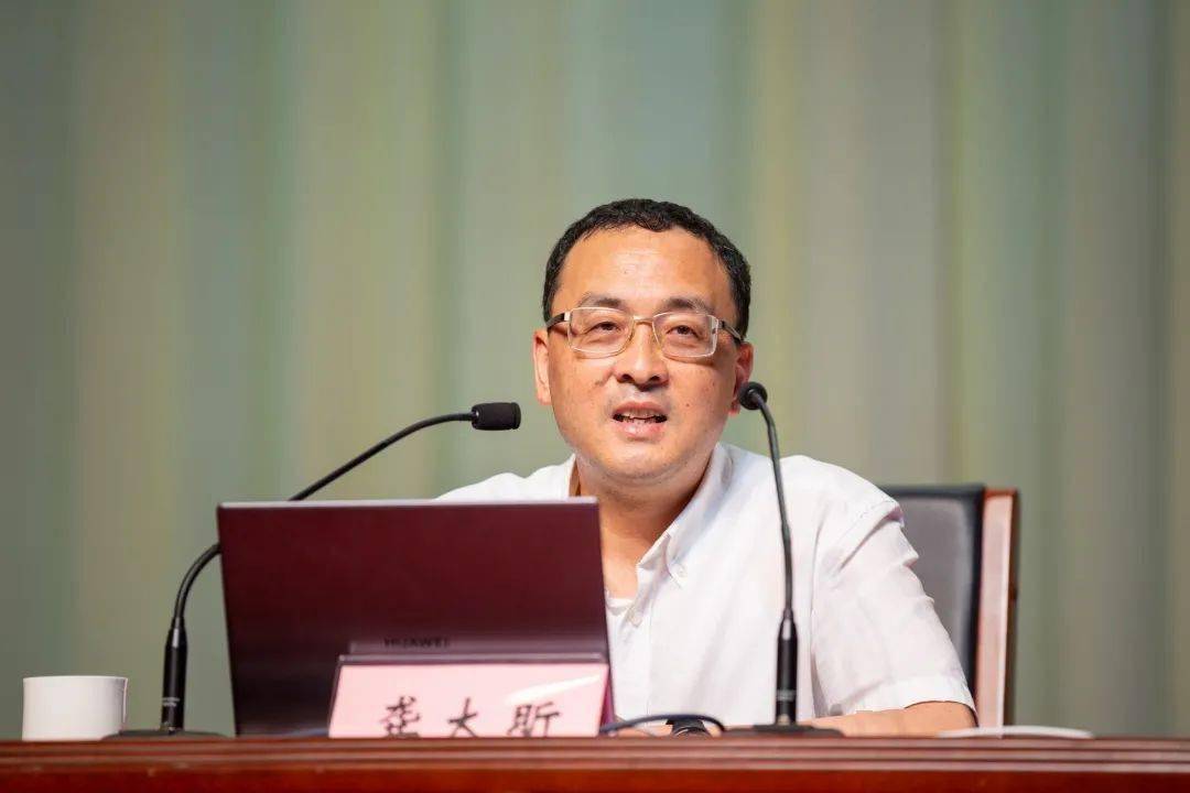 市纪委副书记市监委副主任龚大昕为全县领导干部上廉政专题党课
