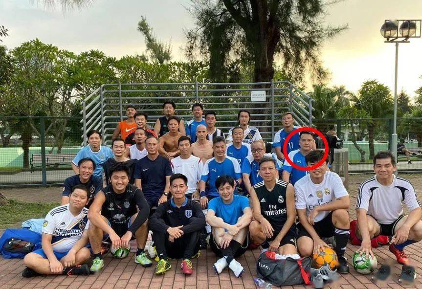 tvb皇帝专业户蔡子健近况曝光身材发福帅气不再息影后转行卖保险赚