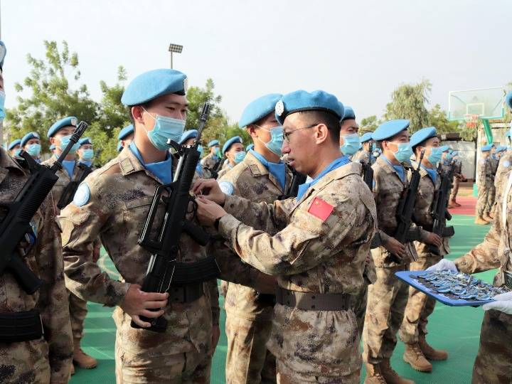 中国第八批赴马里维和部队官兵获得联合国和平荣誉勋章