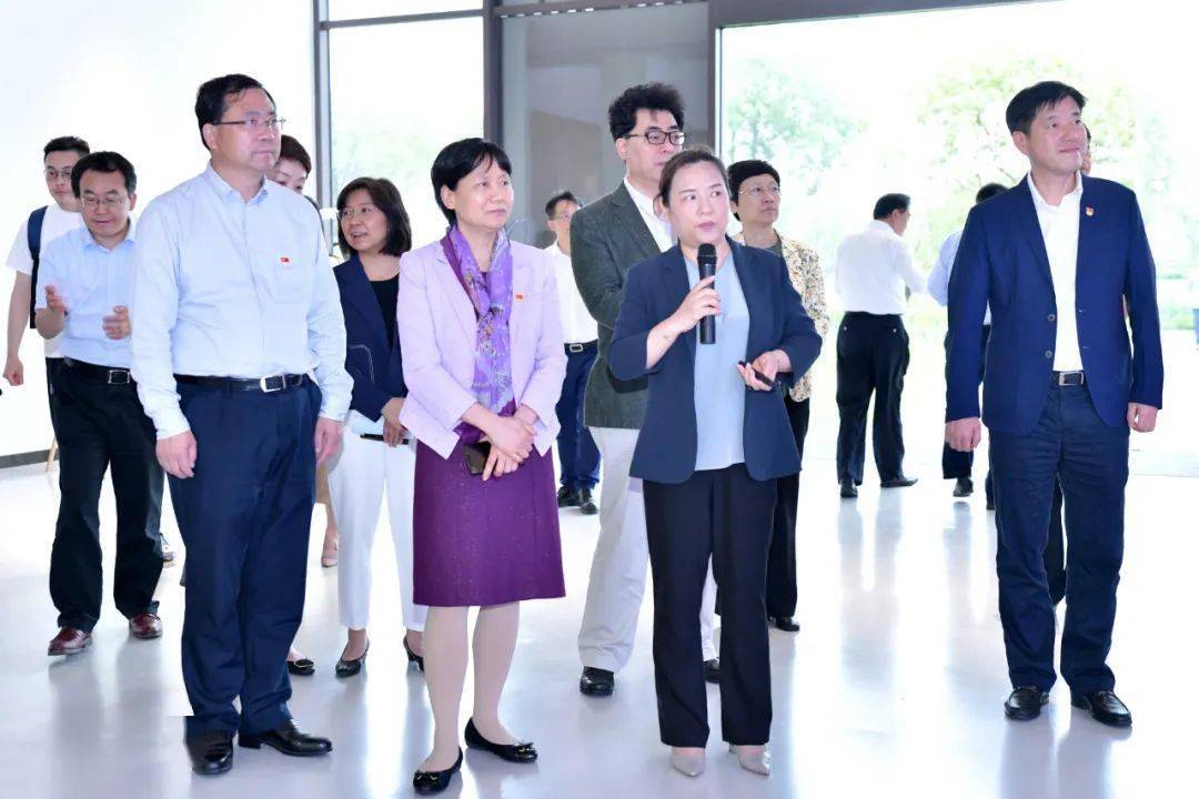 市政协地区政协联络指导组副组长,浦东新区政协党组书记,主席姬兆亮