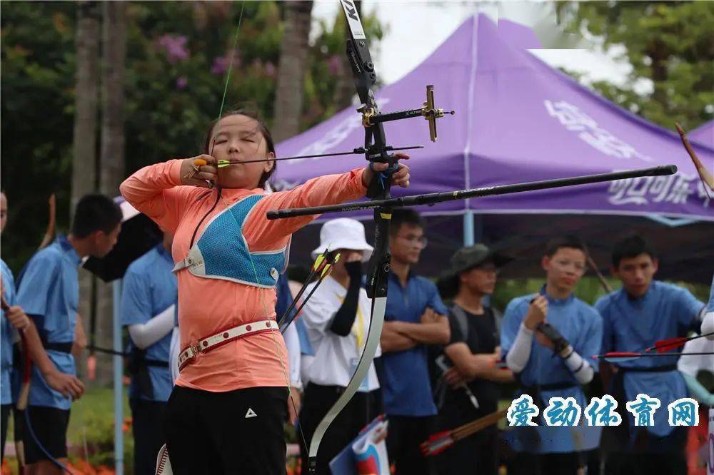 赛,个人淘汰赛冠军;陈坤铭,周鹏,吴科志获得传统弓团体淘汰赛甲组冠军