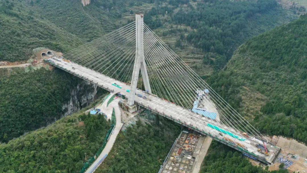 玉石高速钢结构桥梁项目建设顺利完工