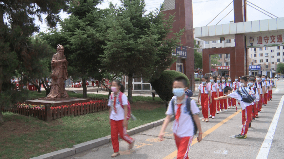 近年来,鲅鱼圈区礼德小学坚持"立德树人"教育理念,通过加大校园文化