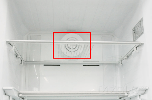 冰箱冷藏室内部有一个旋钮,这个旋钮叫温控器,作用是调节冰箱温度