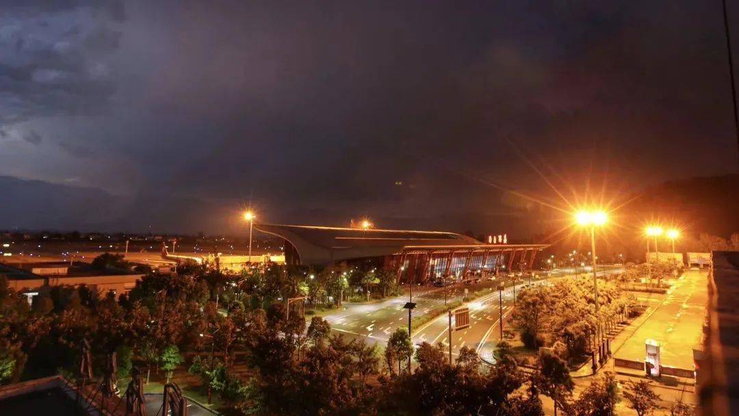 凉山将建8座机场,2030年全部建成通航!_甘洛