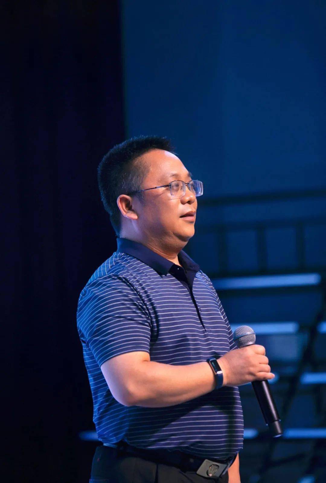 韩万 来自搜狐网