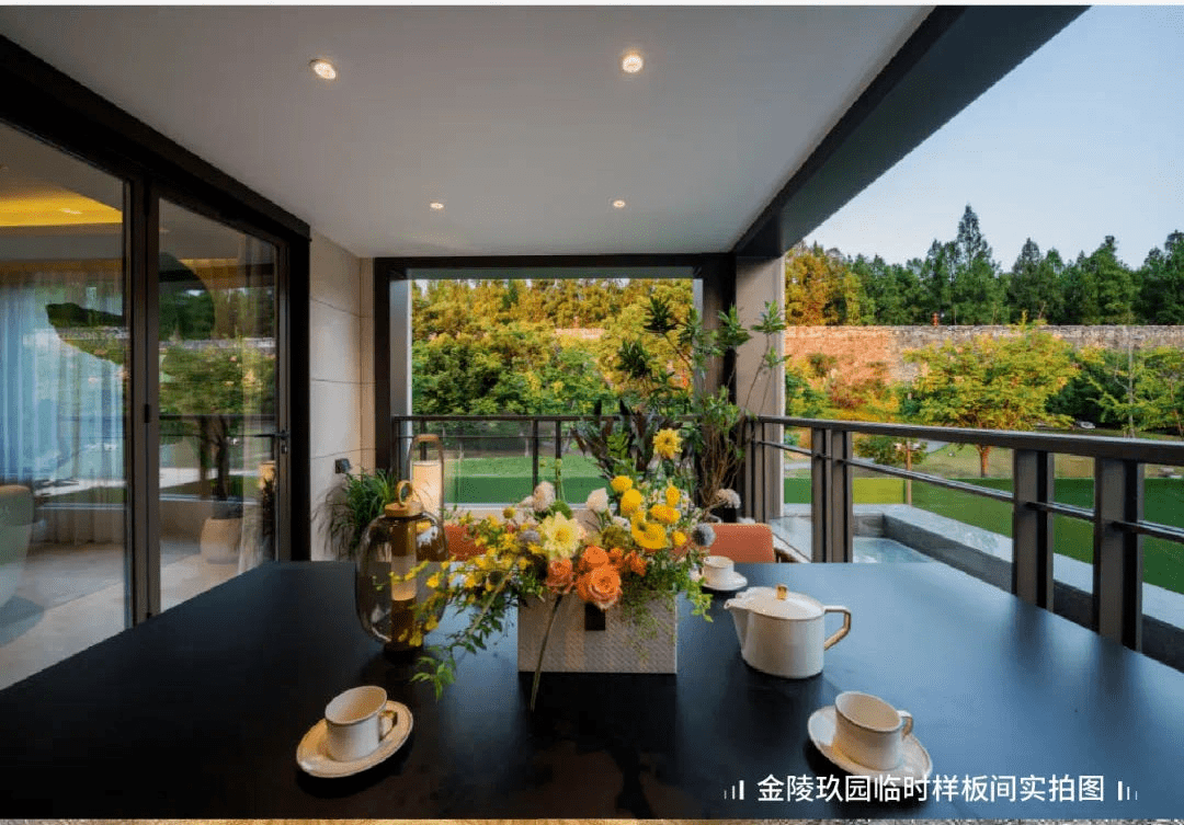样板间↓金陵玖园为4-7层的建筑设计,外立面选用黄金钻花岗岩,葡萄牙