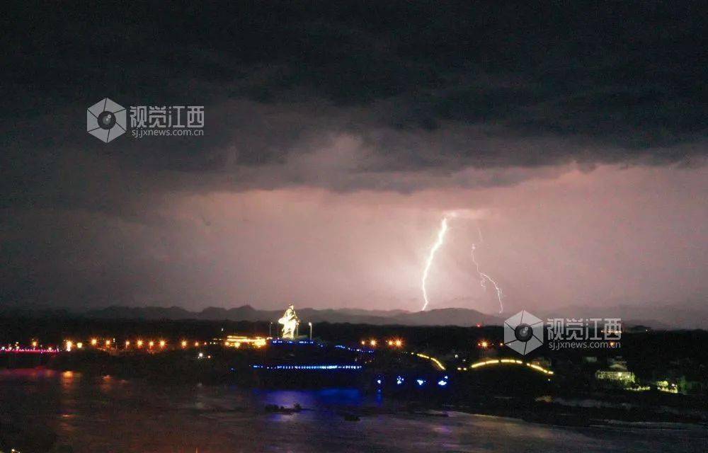 入汛以来最强持续性暴雨来袭!江西这些地方请注意防范!