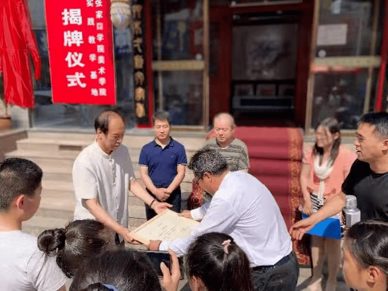 任玉瑄教授为张家口学院的师生做公益书法教学讲座