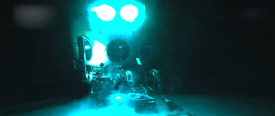 探海展区,刷新了10909米中国载人深潜新纪录的  奋斗者号载人潜水器1