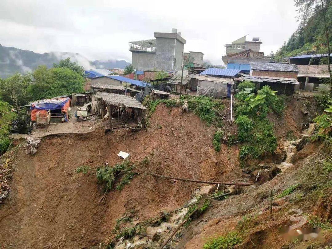 7月15日凌晨 马关县局部地区出现暴雨大暴雨天气 部分乡镇不同程度