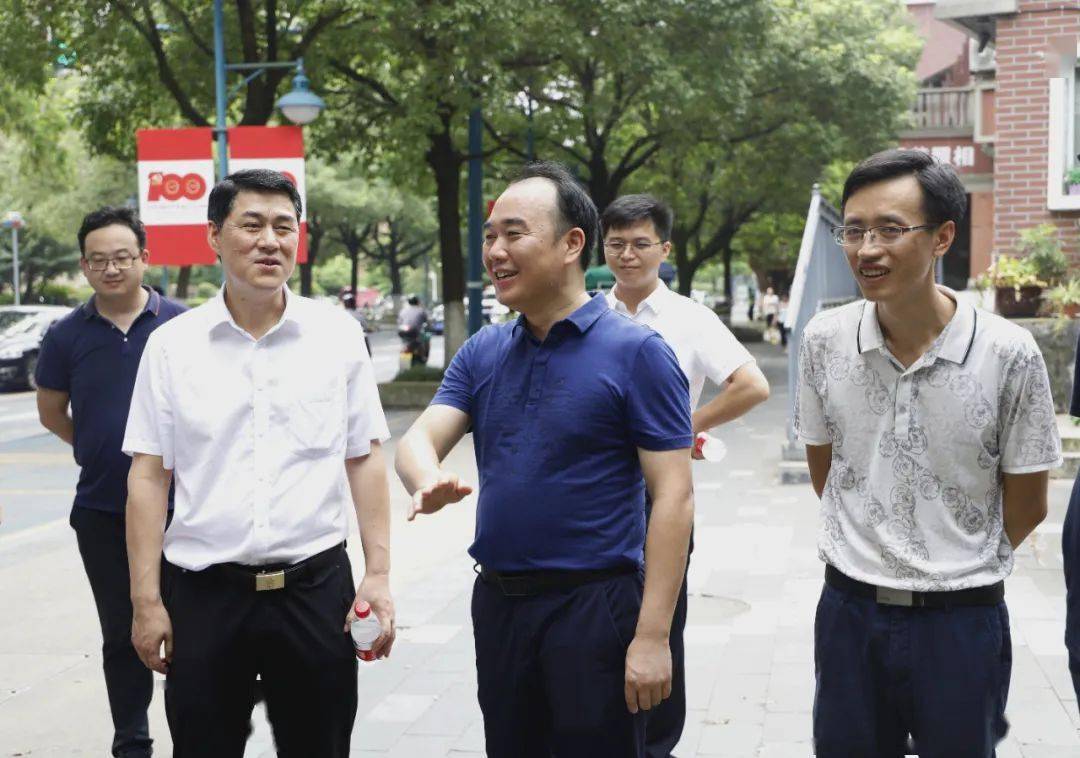 蔡锋率队调研这些地方,对道路空间绿化提质工作提出要求