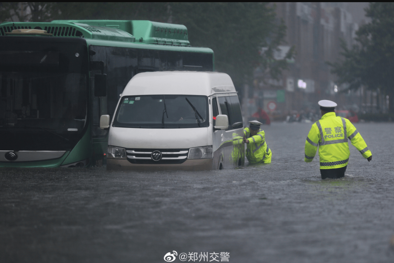 一天下了一年的雨 郑州暴雨为何如此猛烈?