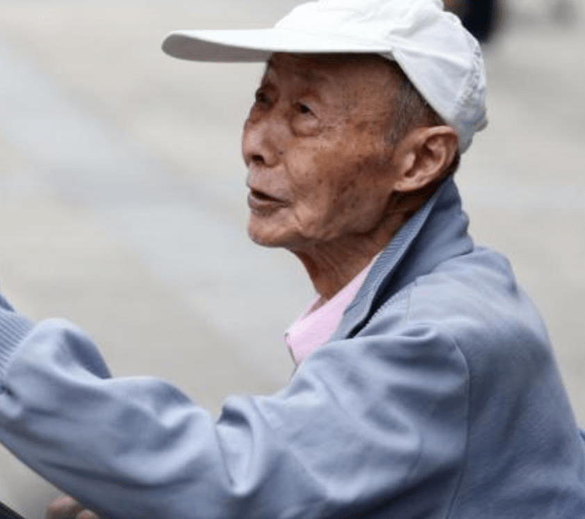 84岁老爷爷参加高考,自信估分630分,最后成绩让人无语
