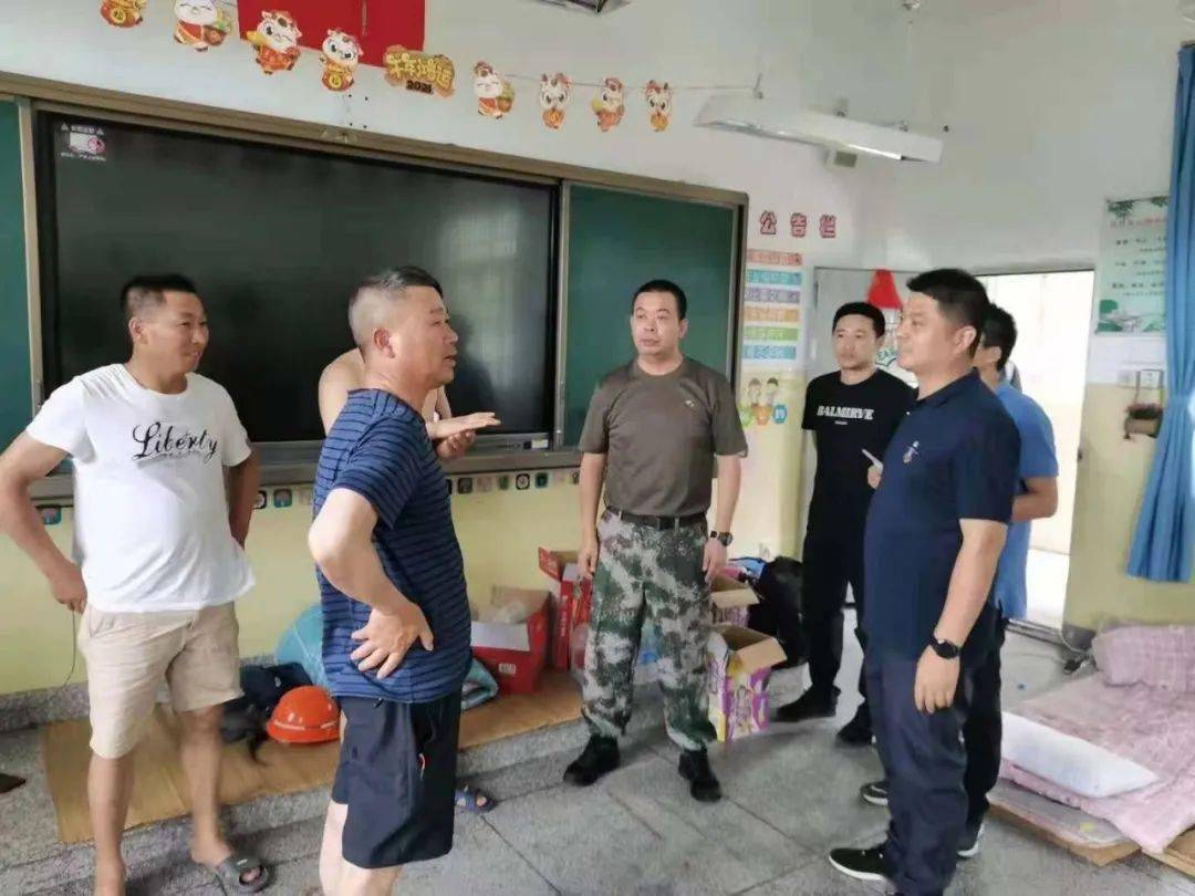 7月24日,乐清市委常委,柳市镇党委书记陈汉存再次召集班子领导与各有