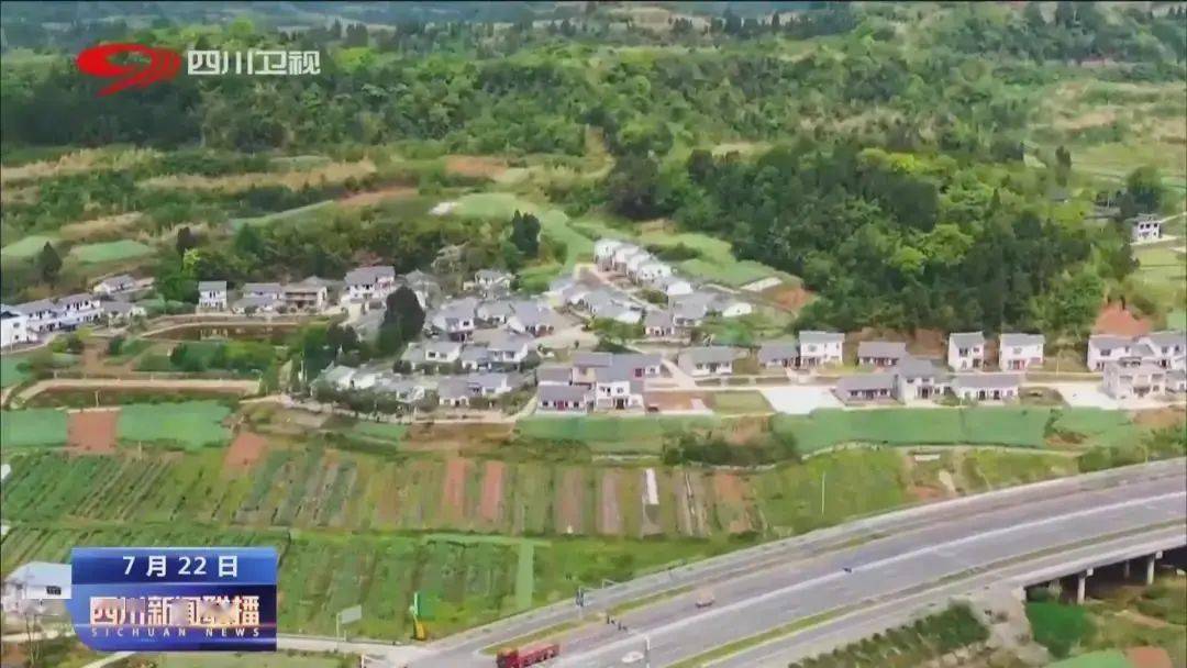 这几天,遂宁市大英县隆盛镇土门垭村正在对42户农房进行风貌改造,这
