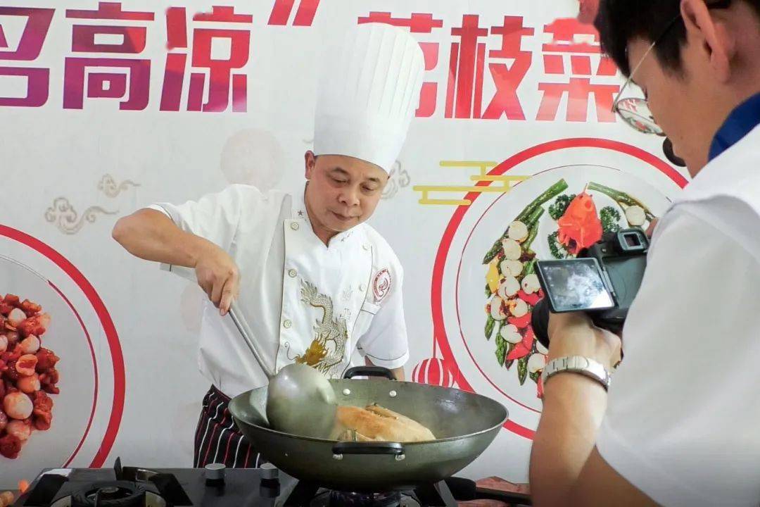 厨师陈东荣师傅悟振兴力量品粤菜文化与全域旅游结合与精准扶贫结合