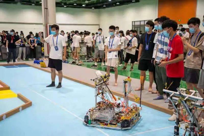 全国大学生机器人大赛迎来二十岁