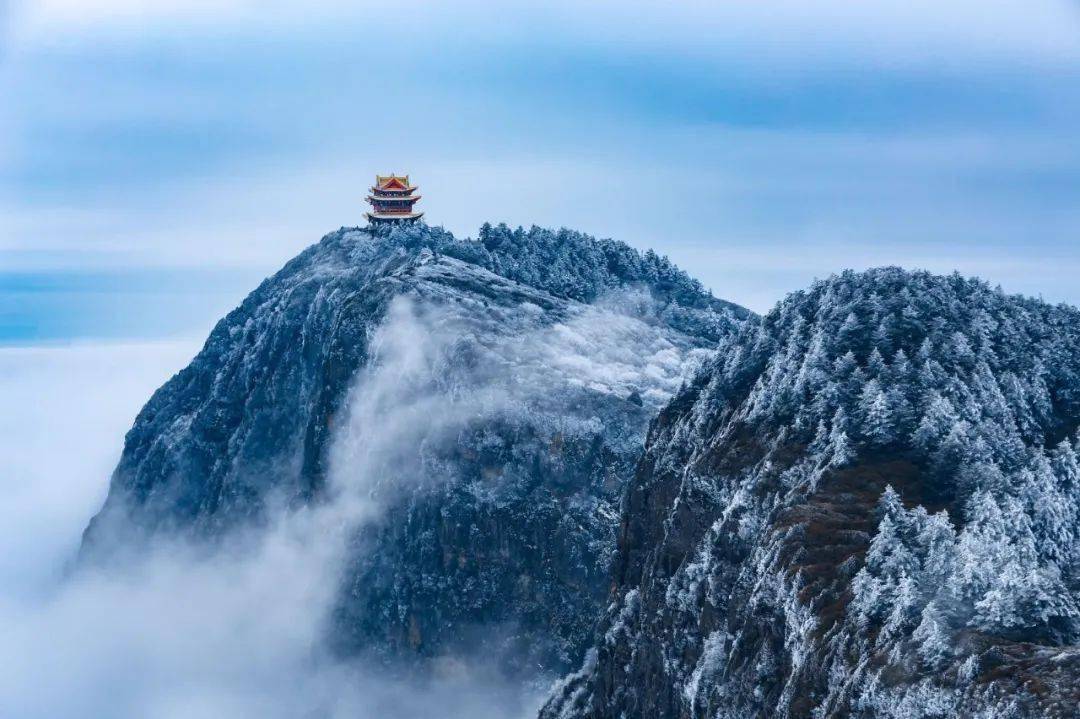 中国最美景点 | 峨眉山,中国佛教四大名山之一_金顶三
