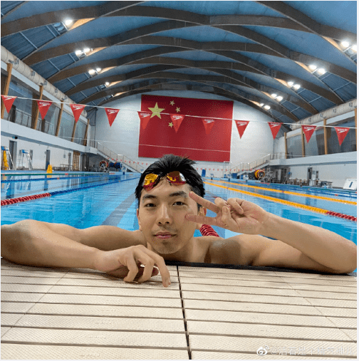 61秒的成绩刷新了100米蛙泳的亚洲纪录. 4 张翼祥 2001年出生, 191cm